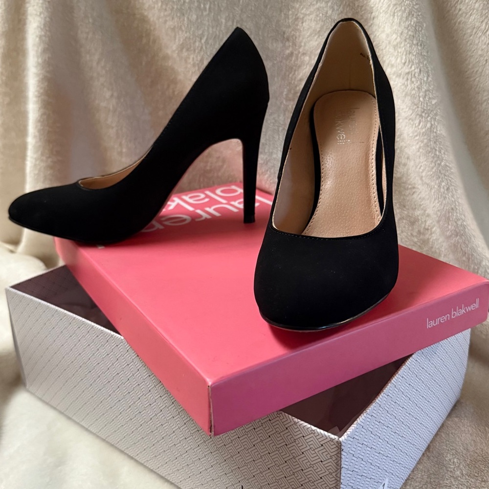 Black Women's Pumps- size 7- Never Worn